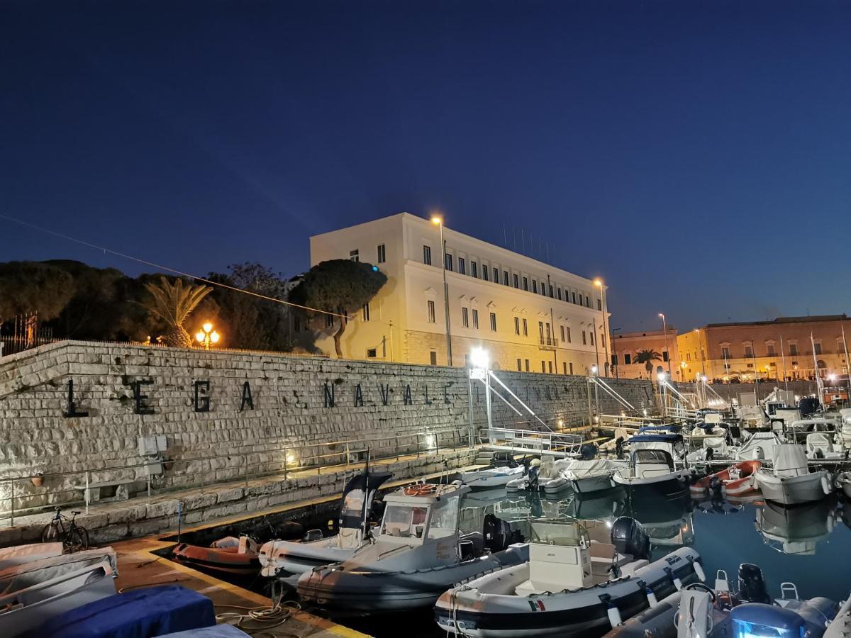 Ferienwohnung La Finestra Sul Porto Trani Exterior foto