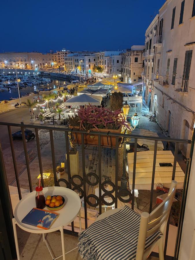 Ferienwohnung La Finestra Sul Porto Trani Exterior foto