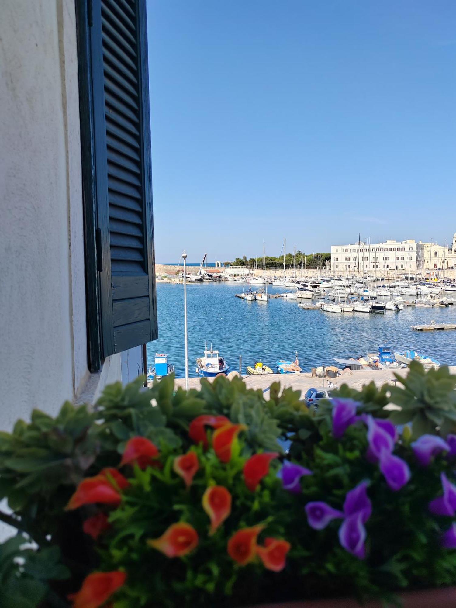 Ferienwohnung La Finestra Sul Porto Trani Exterior foto