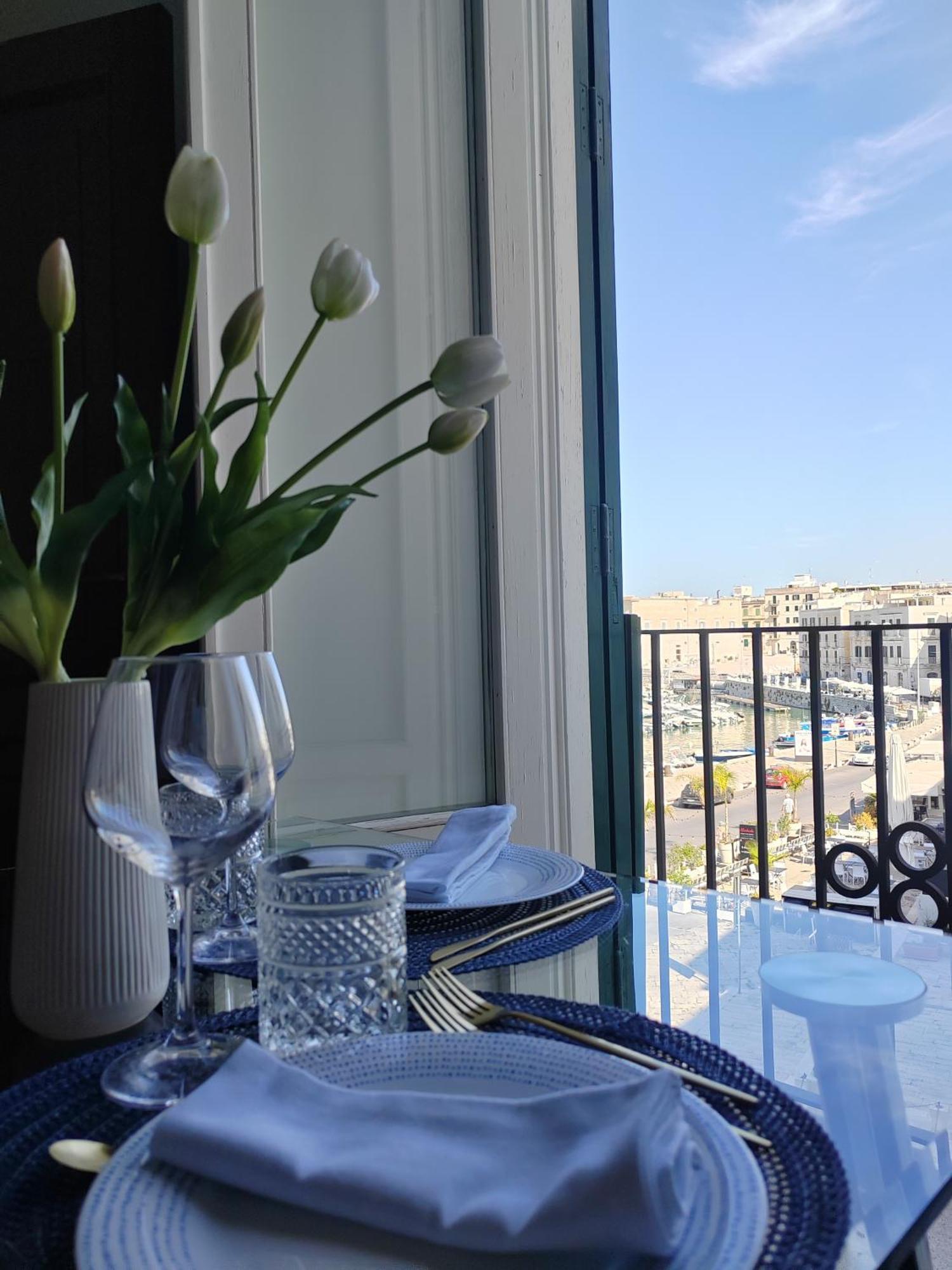 Ferienwohnung La Finestra Sul Porto Trani Exterior foto