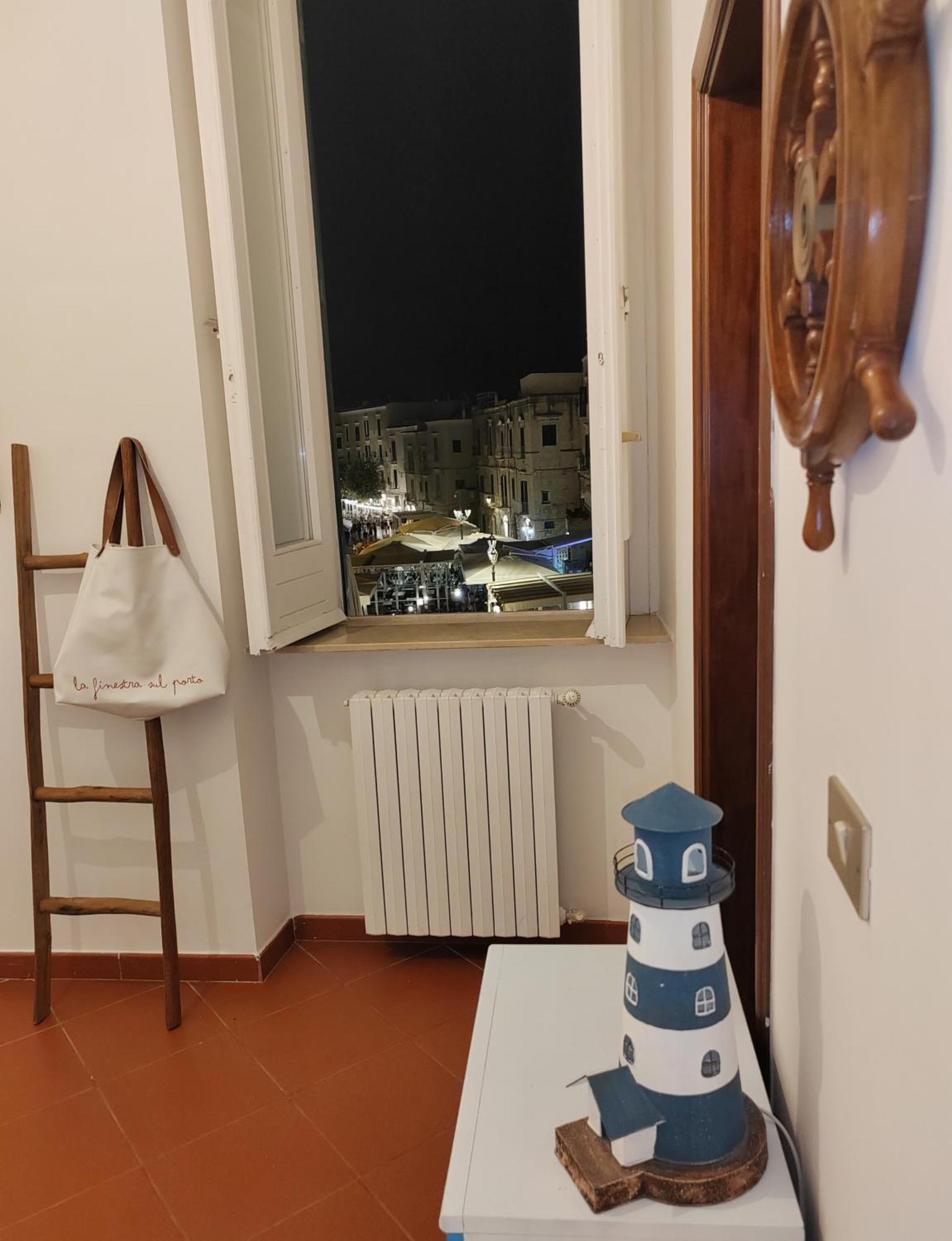 Ferienwohnung La Finestra Sul Porto Trani Exterior foto